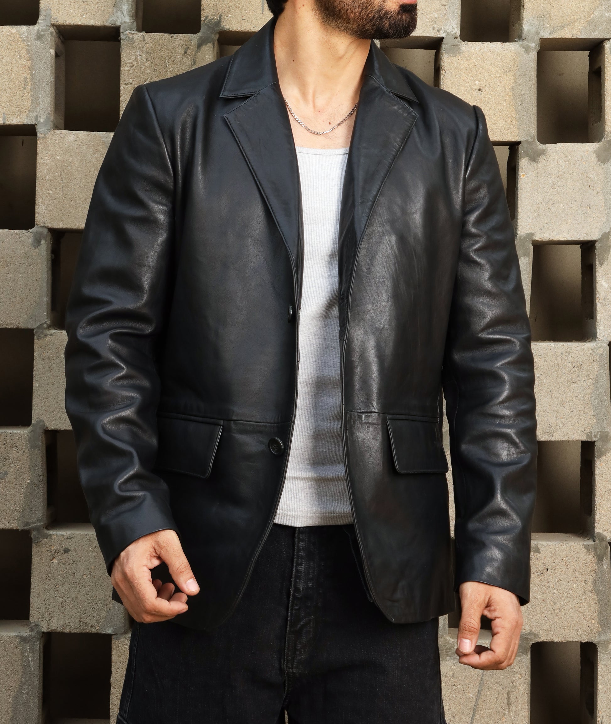 Notched Collar Classic Bond’s Style Ultimate Leather Blazer (Black)