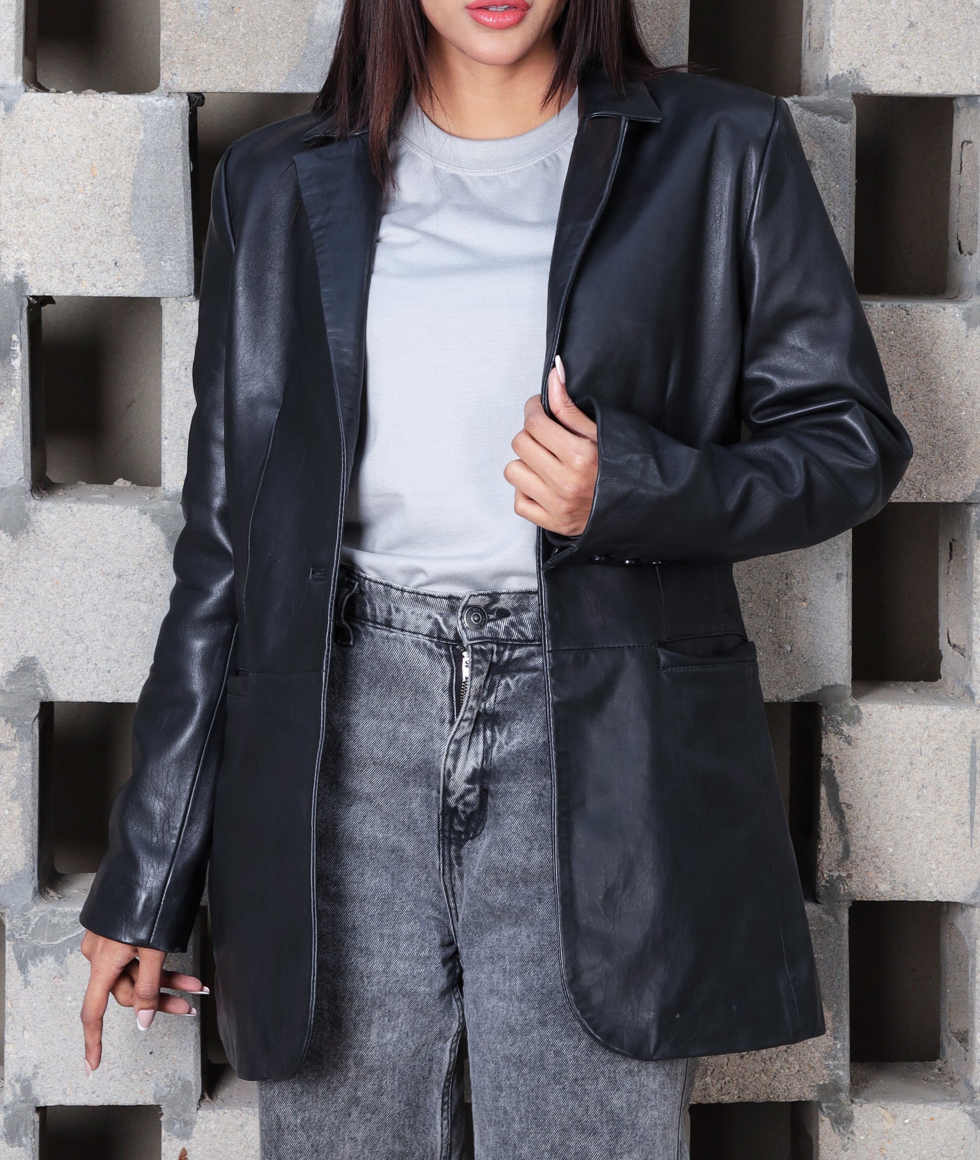 Classic 2-Button Lambskin Leather Blazer (Black)
