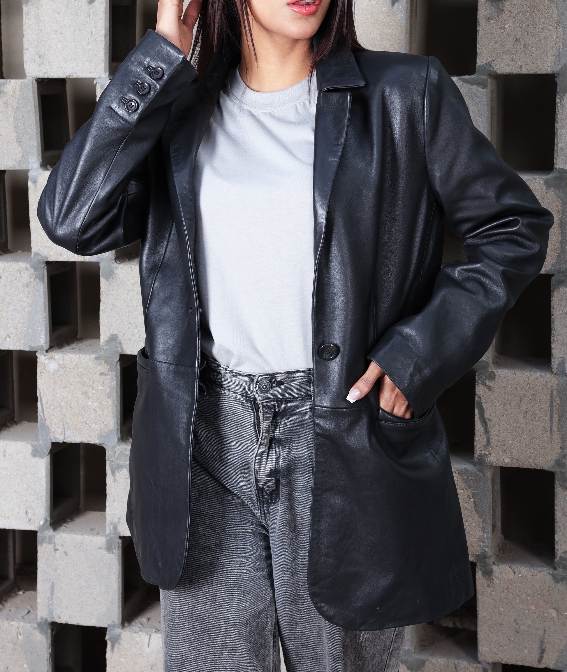 Classic 2-Button Lambskin Leather Blazer (Black)